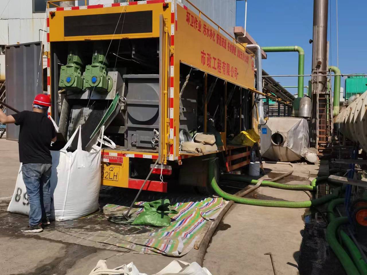 大观淤泥压干处理